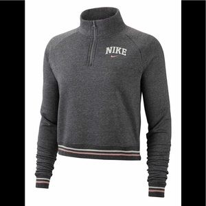 New nike varsity fleece crop pullover